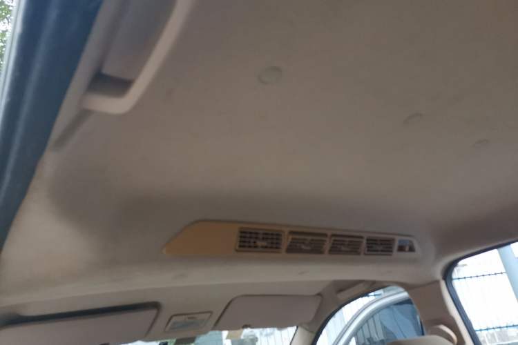 Used CHANGAN KAICHENG Ounuo S 2012 1.3L Standard Version Headliner