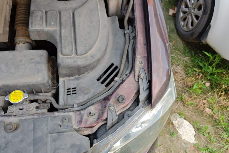 Used CHANGAN KAICHENG Ounuo S 2012 1.5L Elite Version Engine Bay Left