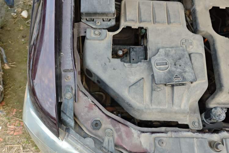 Used CHANGAN KAICHENG Ounuo S 2012 1.5L Elite Version Engine Bay Right