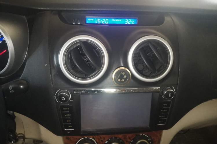 Used CHANGAN KAICHENG Ounuo S 2012 1.3L Elite Version Audio And AC Panel