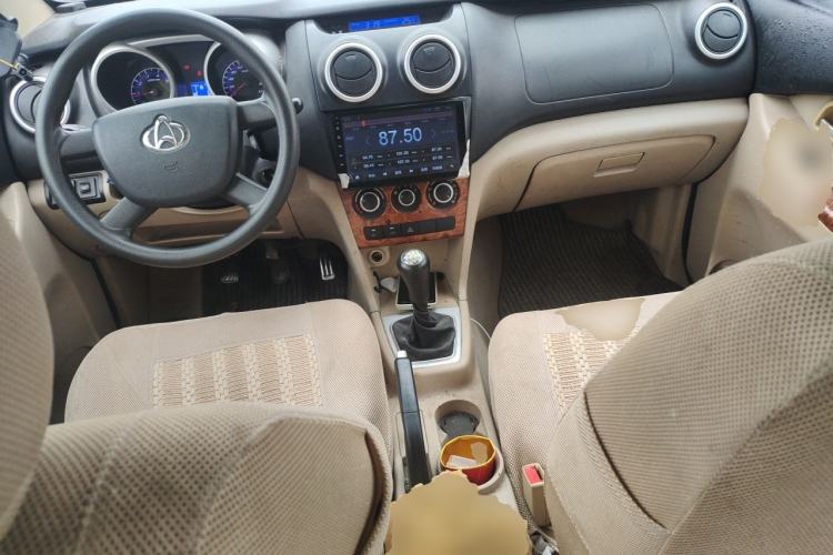 Used CHANGAN KAICHENG Ounuo S 2012 1.3L Elite Version Center Console