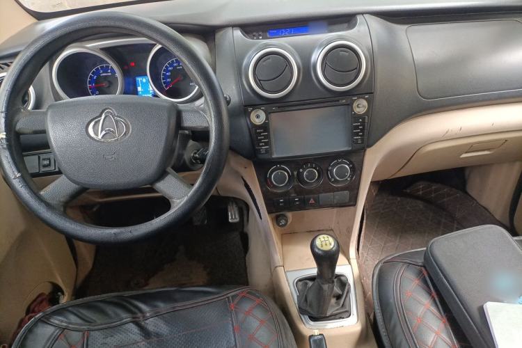 Used CHANGAN KAICHENG Ounuo S 2012 1.5L Standard Version Center Console