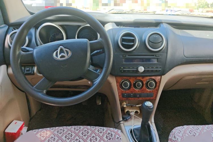 Used CHANGAN KAICHENG Ounuo S 2012 1.3L Base Version Center Console