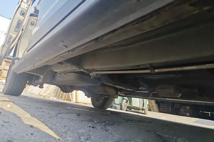 Used CHANGAN KAICHENG Ounuo S 2012 1.5L Elite Version Chassis Front Right