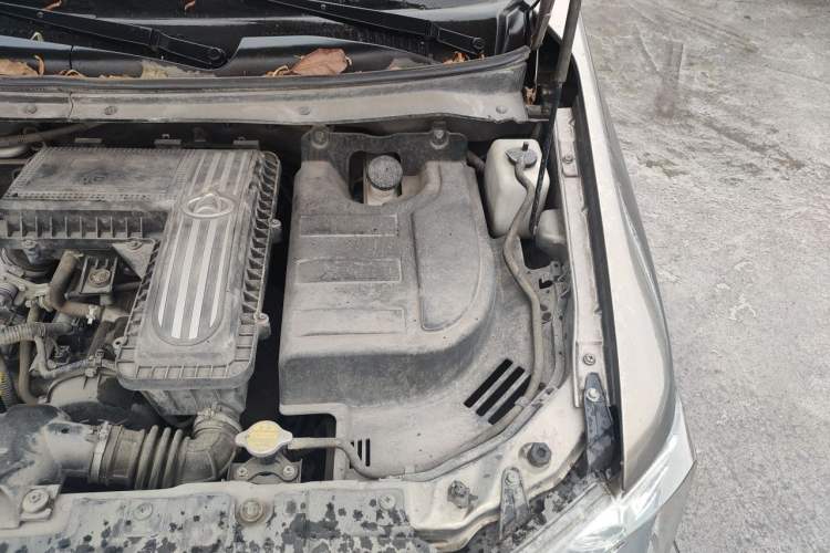Used CHANGAN KAICHENG Ounuo S 2012 1.3L Elite Version Engine Bay Left