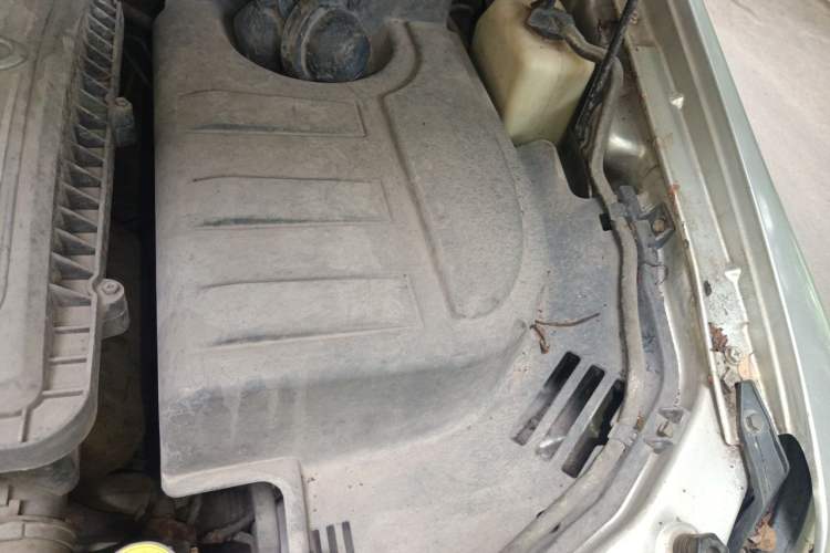 Used CHANGAN KAICHENG Ounuo S 2012 1.3L Standard Version Engine Bay Left