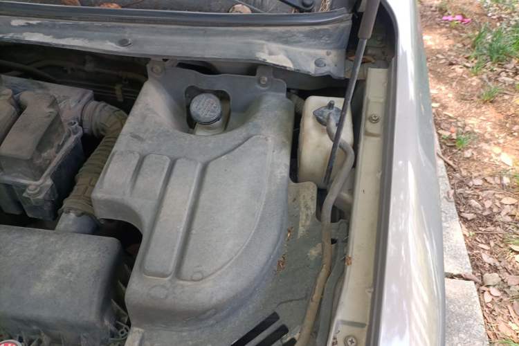Used CHANGAN KAICHENG Ounuo S 2012 1.5L Standard Version Engine Bay Left