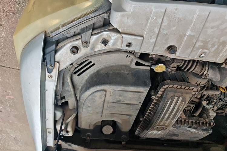 Used CHANGAN KAICHENG Ounuo S 2012 1.3L Base Version Engine Bay Left