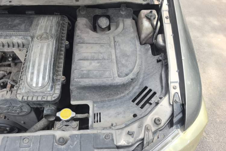 Used CHANGAN KAICHENG Ounuo S 2012 1.3L Base Version Engine Bay Left