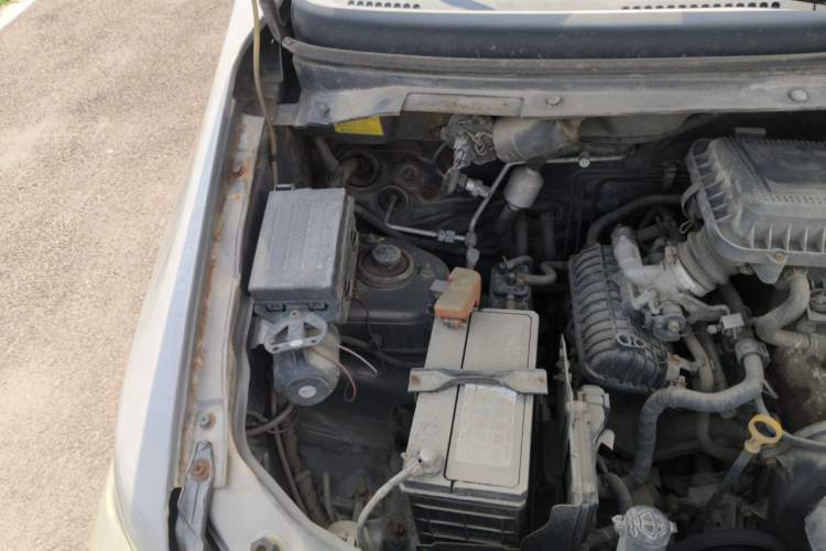 Used CHANGAN KAICHENG Ounuo S 2012 1.3L Base Version Engine Bay Right