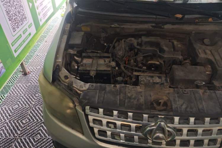 Used CHANGAN KAICHENG Ounuo S 2012 1.5L Elite Version Engine Bay Right
