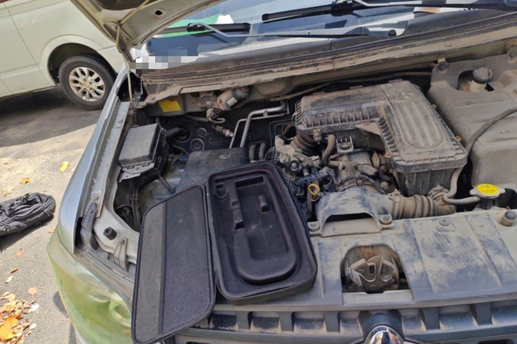 Used CHANGAN KAICHENG Ounuo S 2012 1.3L Base Version Engine Bay Right