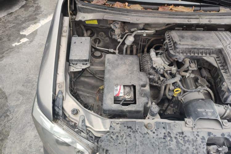 Used CHANGAN KAICHENG Ounuo S 2012 1.3L Elite Version Engine Bay Right