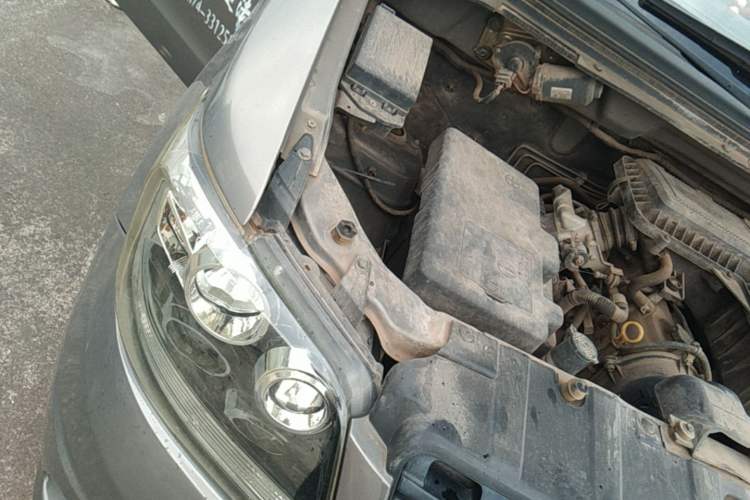 Used CHANGAN KAICHENG Ounuo S 2012 1.3L Base Version Engine Bay Right