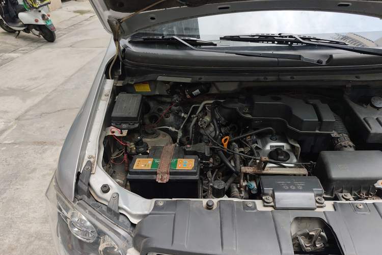 Used CHANGAN KAICHENG Ounuo S 2012 1.5L Elite Version Engine Bay Right