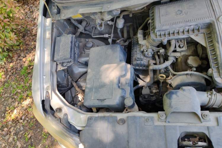 Used CHANGAN KAICHENG Ounuo S 2012 1.3L Base Version Engine Bay Right