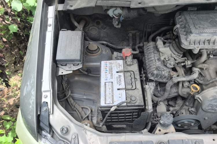 Used CHANGAN KAICHENG Ounuo S 2012 1.3L Base Version Engine Bay Right