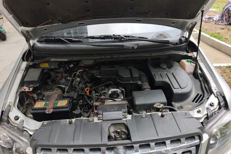Used CHANGAN KAICHENG Ounuo S 2012 1.5L Elite Version Engine Bay