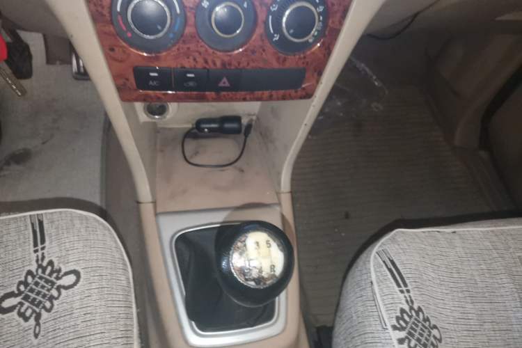 Used CHANGAN KAICHENG Ounuo S 2012 1.3L Elite Version Gear Lever