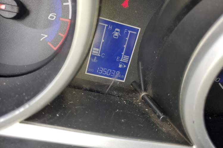 Used CHANGAN KAICHENG Ounuo S 2012 1.3L Base Version Odometer Close Up