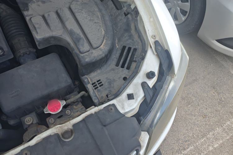 Used CHANGAN KAICHENG Ounuo S 2012 1.5L Standard Version Engine Bay Left