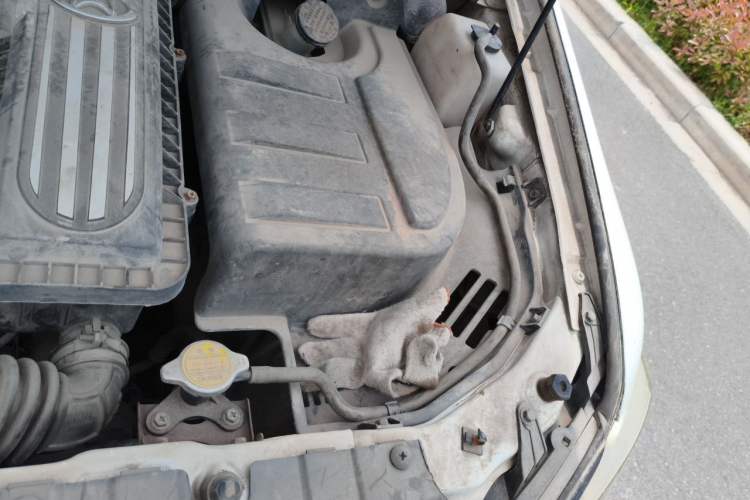 Used CHANGAN KAICHENG Ounuo S 2012 1.3L Base Version Engine Bay Left