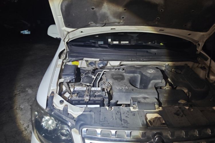 Used CHANGAN KAICHENG Ounuo S 2012 1.5L Luxury Model Engine Bay Right