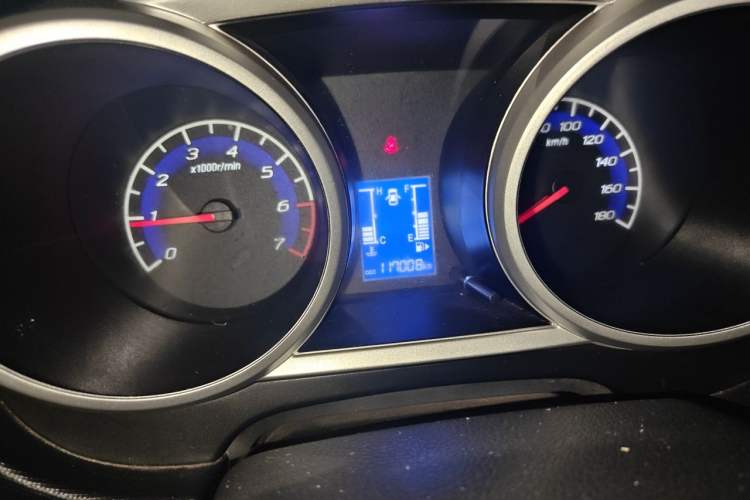Used CHANGAN KAICHENG Ounuo S 2012 1.5L Luxury Model Odometer Close Up