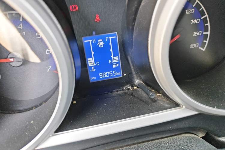 Used CHANGAN KAICHENG Ounuo S 2012 1.3L Elite Version Odometer Close Up