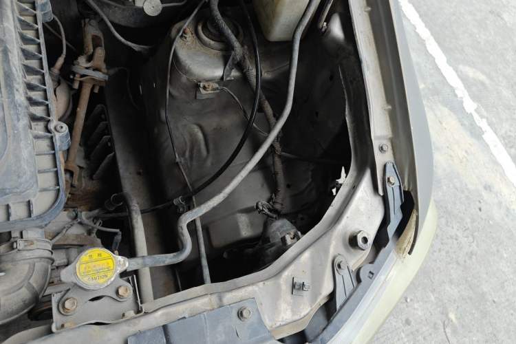 Used CHANGAN KAICHENG Ounuo S 2012 1.3L Elite Version Engine Bay Left