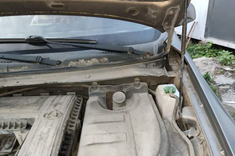 Used CHANGAN KAICHENG Ounuo S 2012 1.3L Base Version Engine Bay Left