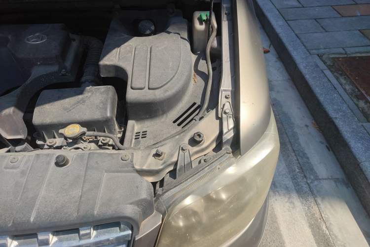 Used CHANGAN KAICHENG Ounuo S 2012 1.5L Elite Version Engine Bay Left