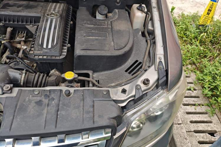 Used CHANGAN KAICHENG Ounuo S 2012 1.3L Elite Version Engine Bay Left