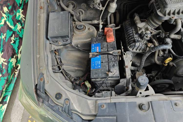 Used CHANGAN KAICHENG Ounuo S 2012 1.3L Elite Version Engine Bay Right