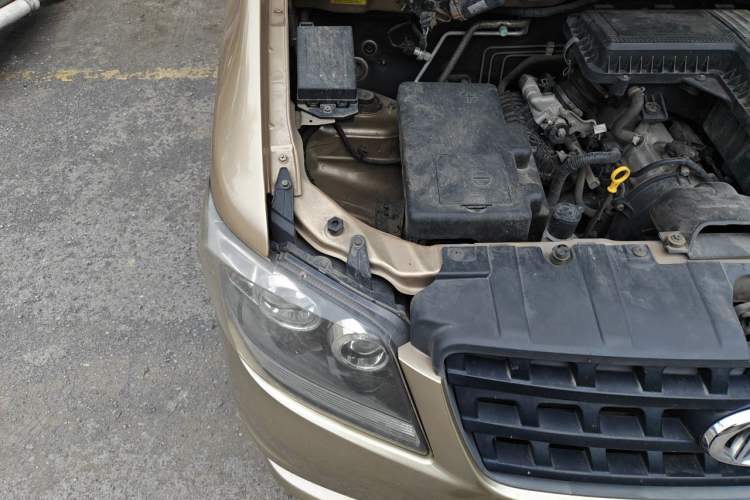 Used CHANGAN KAICHENG Ounuo S 2012 1.3L Base Version Engine Bay Right