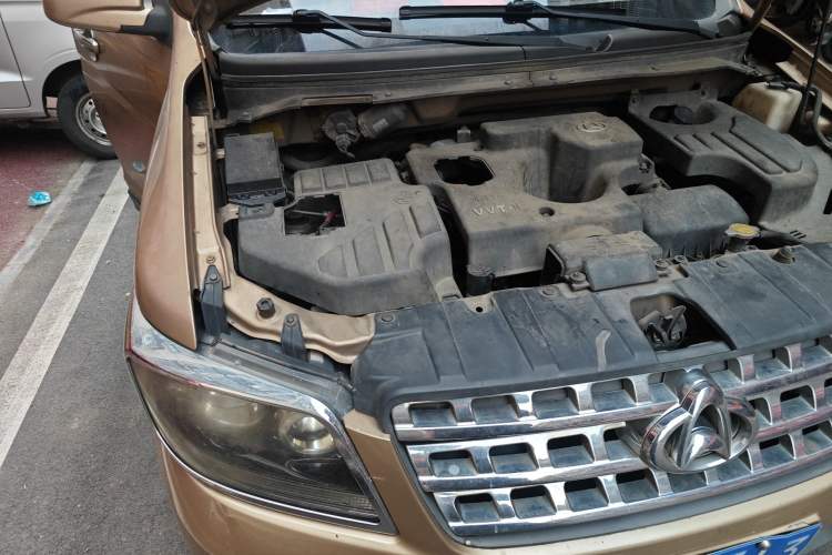 Used CHANGAN KAICHENG Ounuo S 2012 1.5L Elite Version Engine Bay Right