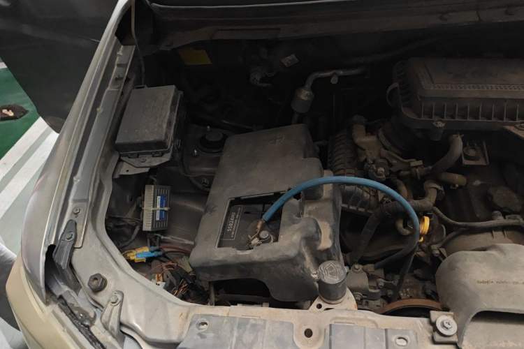 Used CHANGAN KAICHENG Ounuo S 2012 1.3L Base Version Engine Bay Right