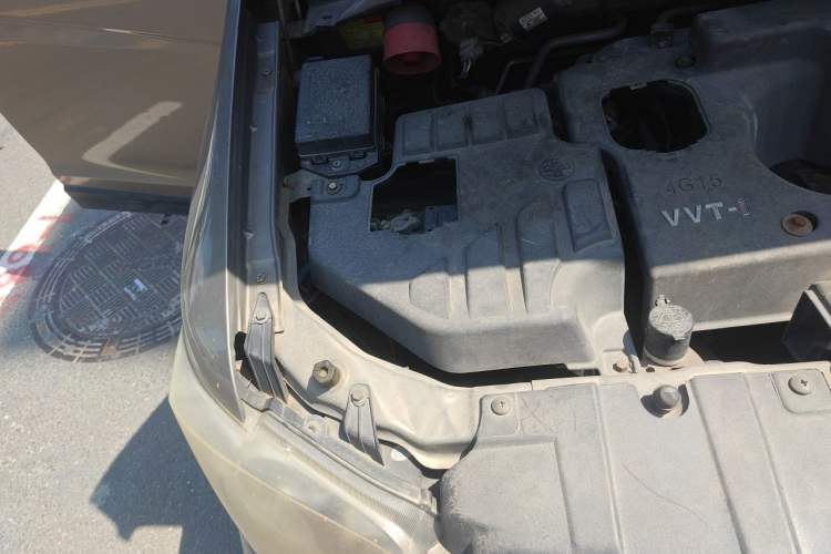 Used CHANGAN KAICHENG Ounuo S 2012 1.5L Elite Version Engine Bay Right