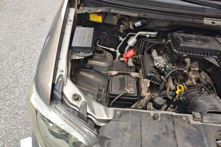 Used CHANGAN KAICHENG Ounuo S 2012 1.3L Elite Version Engine Bay Right