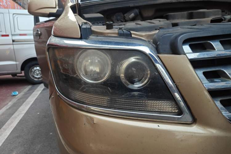 Used CHANGAN KAICHENG Ounuo S 2012 1.5L Elite Version Right Front Headlight