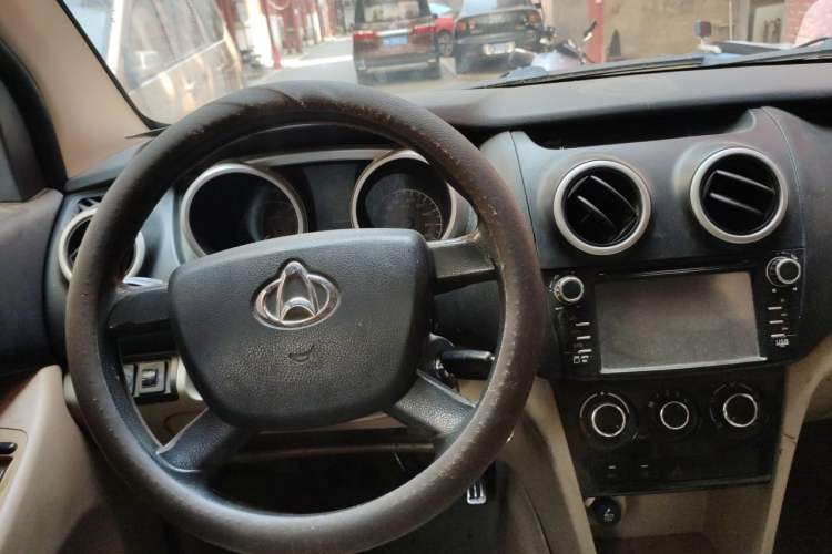 Used CHANGAN KAICHENG Ounuo S 2012 1.5L Elite Version Steering Wheel