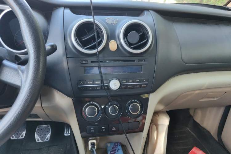Used CHANGAN KAICHENG Ounuo S 2013 1.5L Elite Model Audio And AC Panel