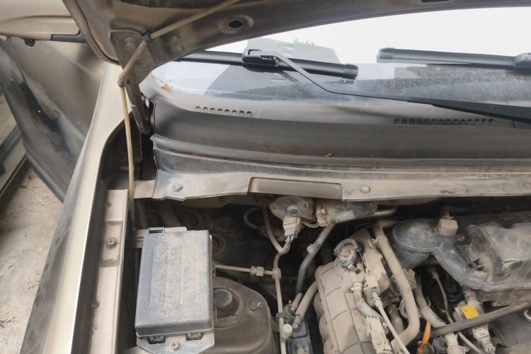 Used CHANGAN KAICHENG Ounuo S 2013 1.5L Elite Model Engine Bay Right