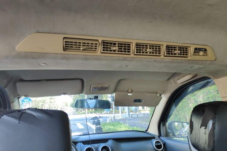 Used CHANGAN KAICHENG Ounuo S 2013 1.5L Elite Model Headliner