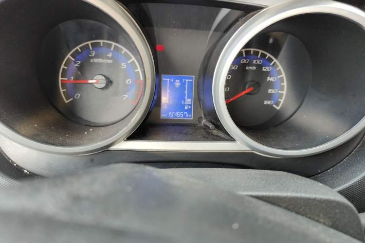 Used CHANGAN KAICHENG Ounuo S 2013 1.5L Elite Model Odometer Close Up
