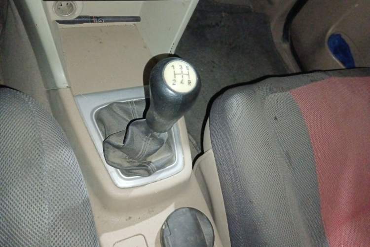 Used CHANGAN KAICHENG Ounuo S 2013 1.5L Elite Model Gear Lever