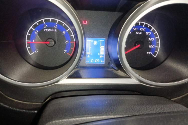 Used CHANGAN KAICHENG Ounuo S 2013 1.5L Elite Model Odometer Close Up