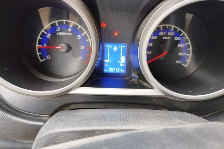 Used CHANGAN KAICHENG Ounuo S 2013 1.5L Elite Model Odometer Close Up