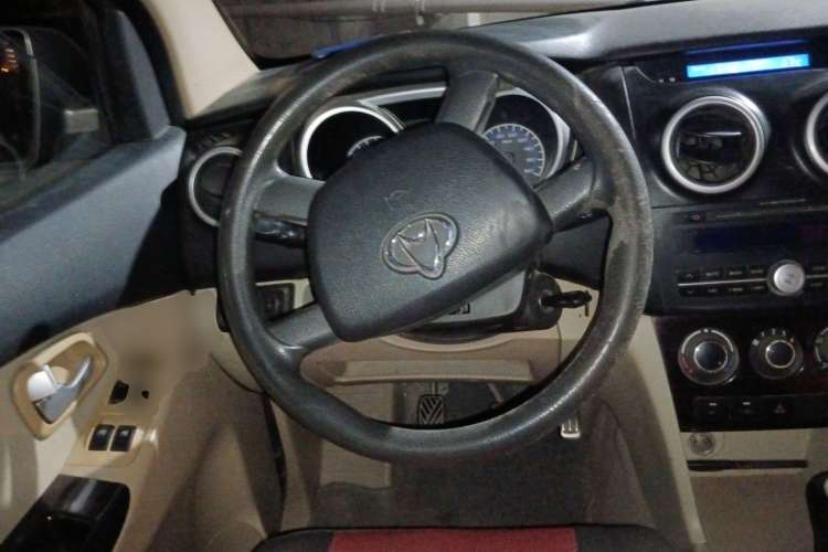 Used CHANGAN KAICHENG Ounuo S 2013 1.5L Elite Model Steering Wheel
