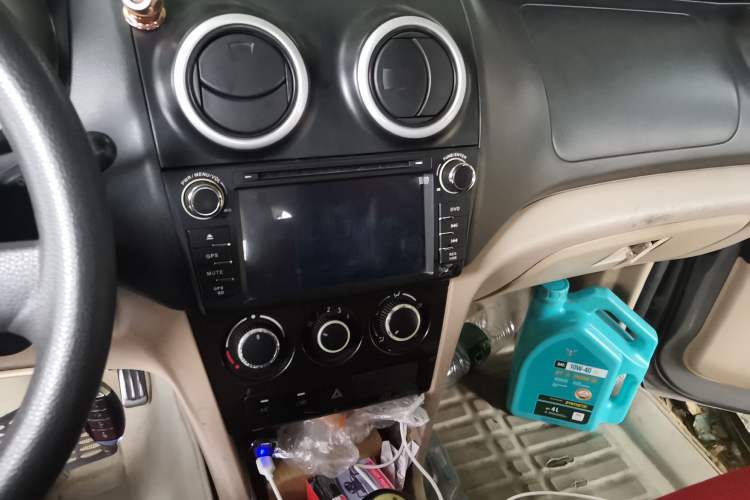 Used CHANGAN KAICHENG Ounuo S 2013 1.5L Elite Model Audio And AC Panel